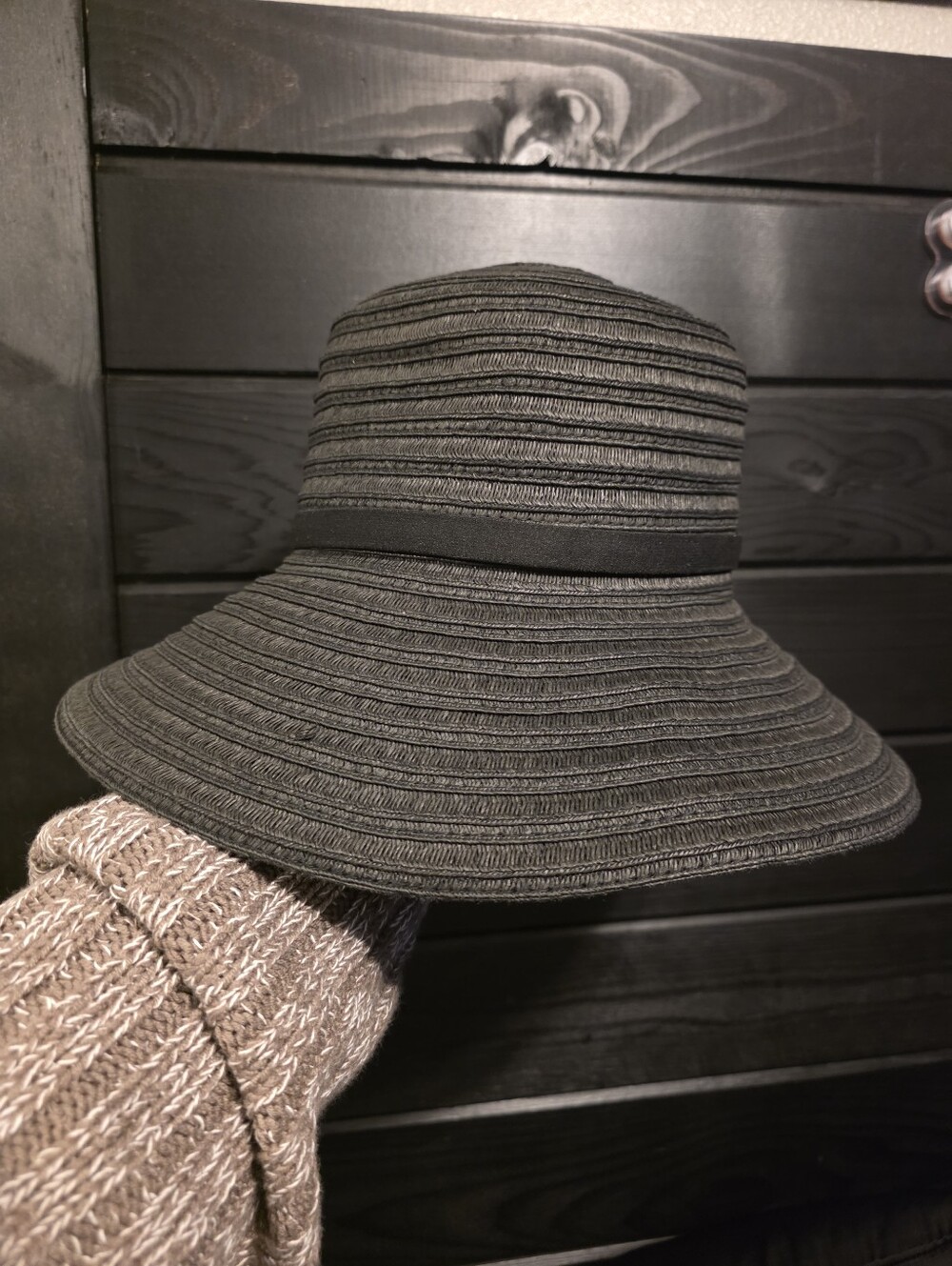 Shade & Shore Black Wide-Brim Straw-Style Sun Hat with Band